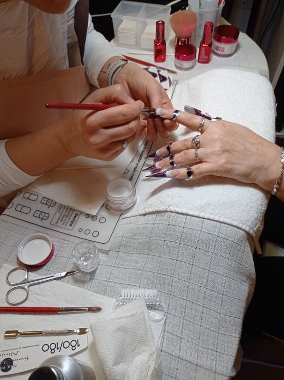 Végeztek a kézápoló és körömkozmetikus felnőtt tanulók