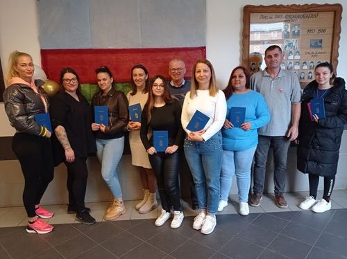 Kézápoló technikusok végeztek